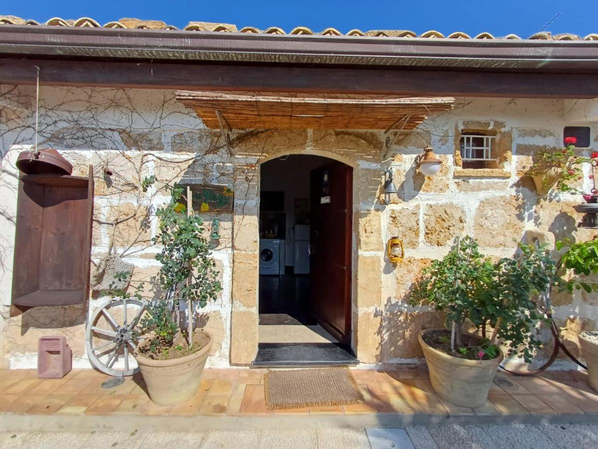 La Virgy Per Noto With Share Swimming Pool With Wonderful Sea View Vila Avola Exterior foto